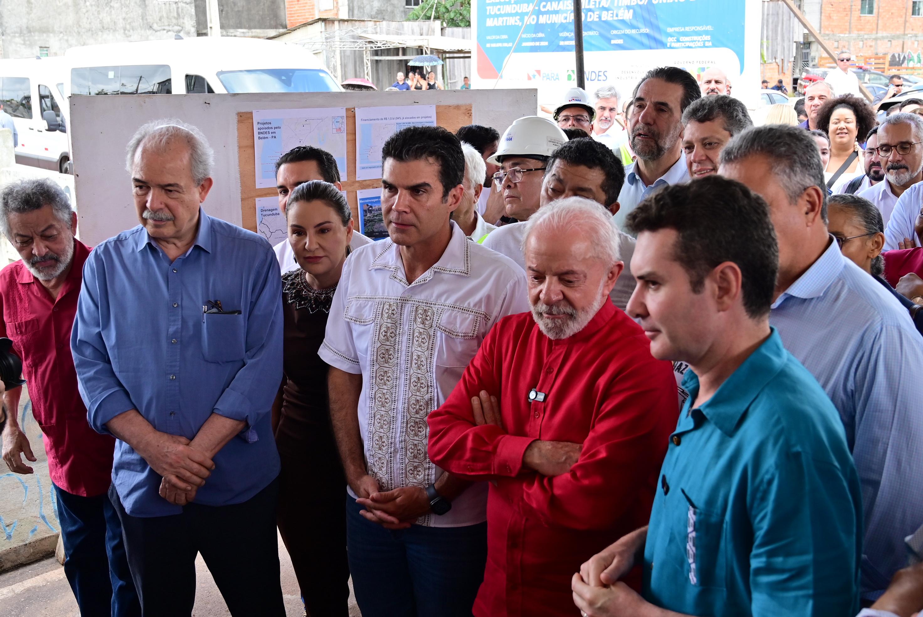 Acompanhados do governador Hélder Barbalho e do ministro das Cidades, Jader Filho, Lula e Mercadante visitam obras do canal União