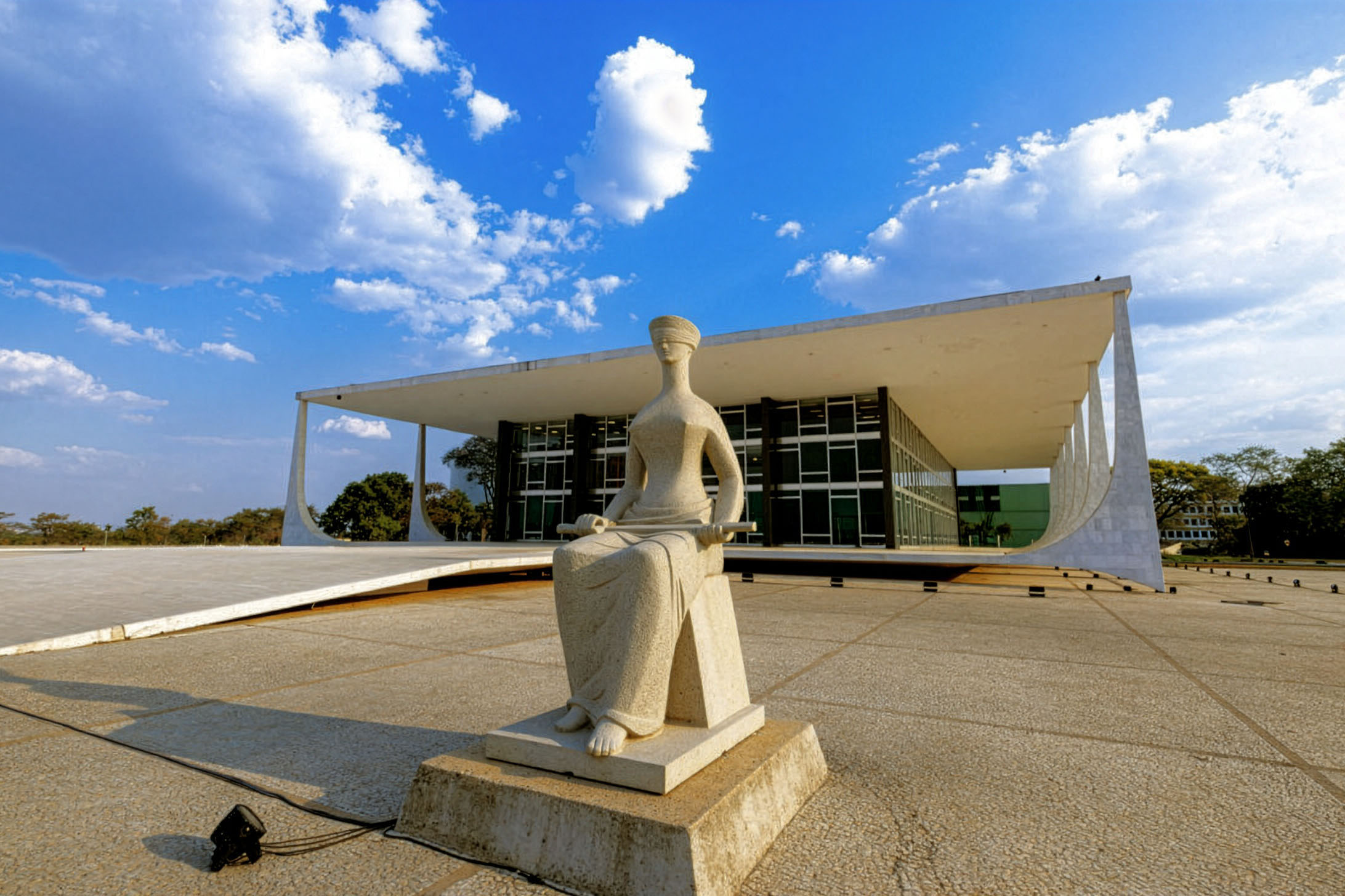 Capa da noticia Judicialização: pesquisa apoiada pelo BNDES, STF e CNJ mostra que 11 temas concentram 90% das ações contra o Poder Público
