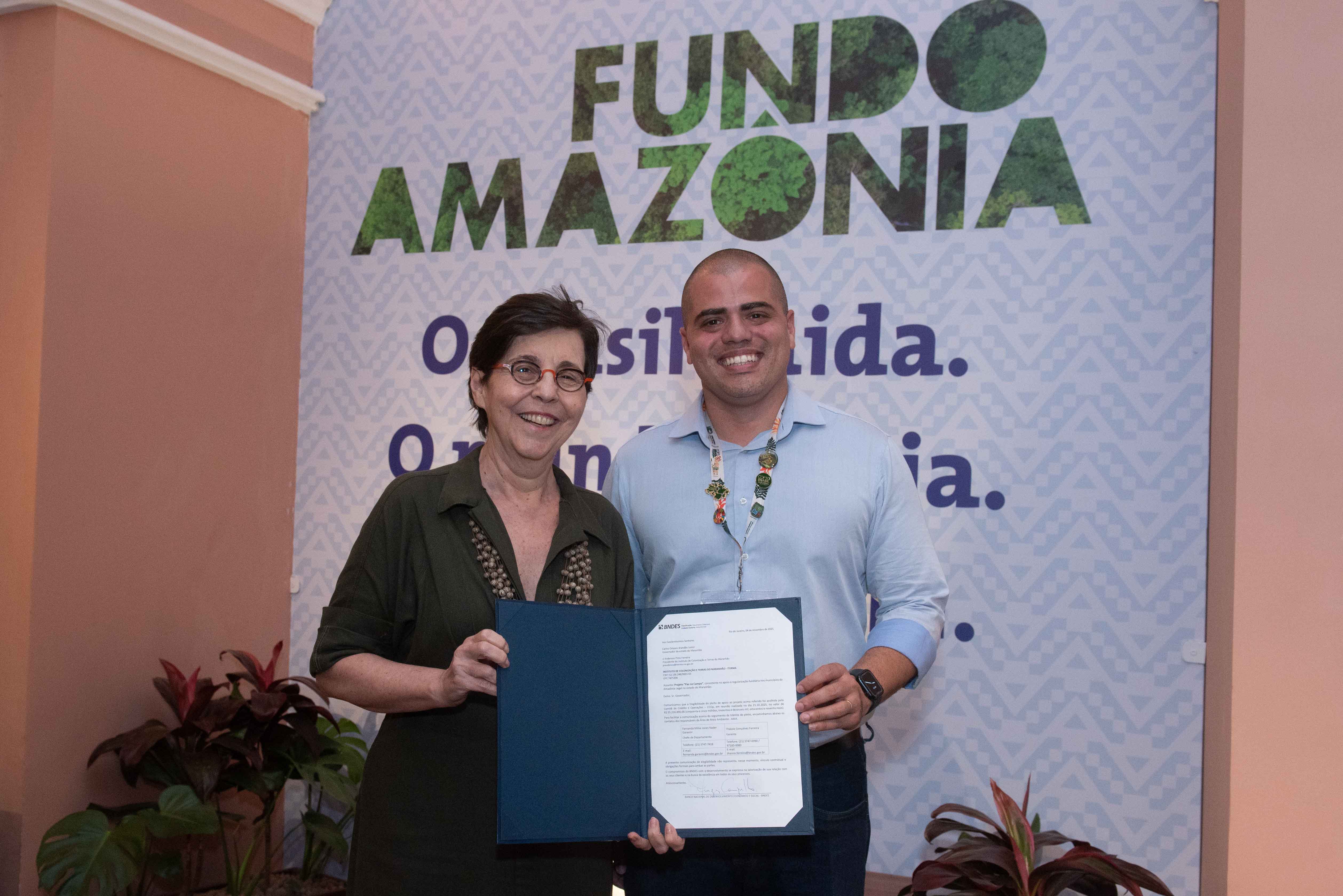 Tereza Campello entrega carta de elegibilidade a Anderson Ferreira