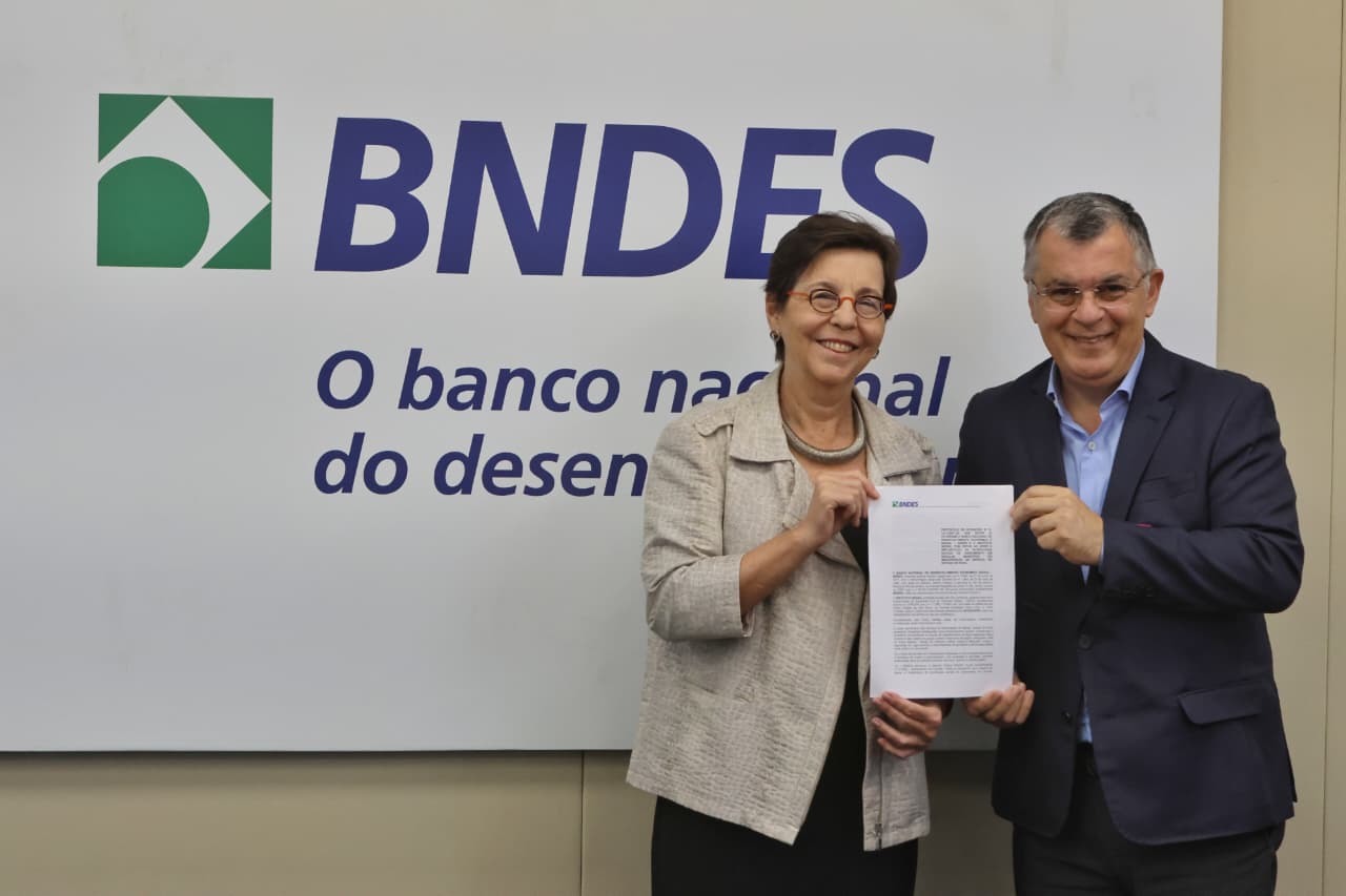 Diretora Socioambiental do BNDES, Tereza Campello, e o presidente do Instituto Aegea, Edison Carlos