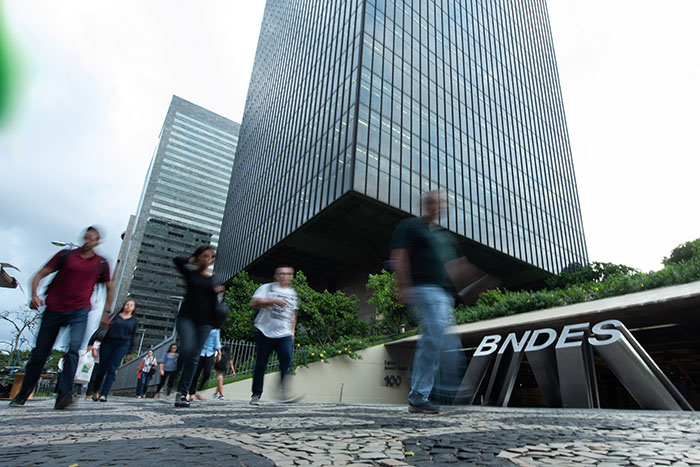 Capa da noticia BNDES informa lucro de R$ 5 bi no 1° semestre e faz balanço das ações emergenciais anticrise