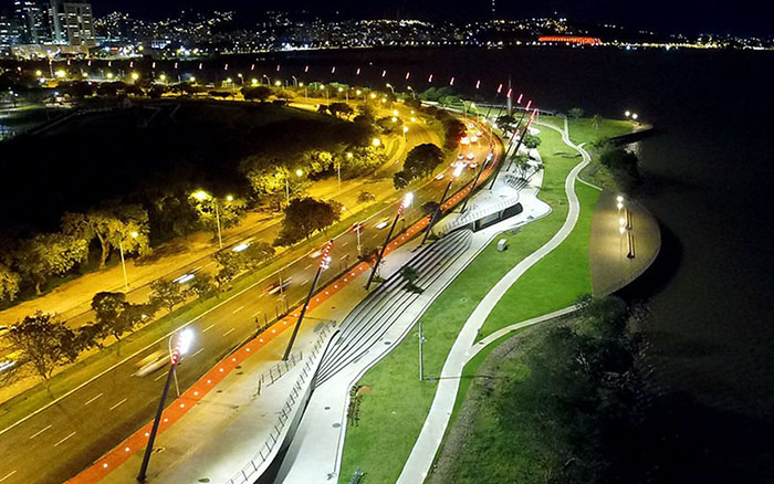 Capa da noticia Estruturada pelo BNDES, PPP de iluminação de Porto Alegre tem contrato assinado