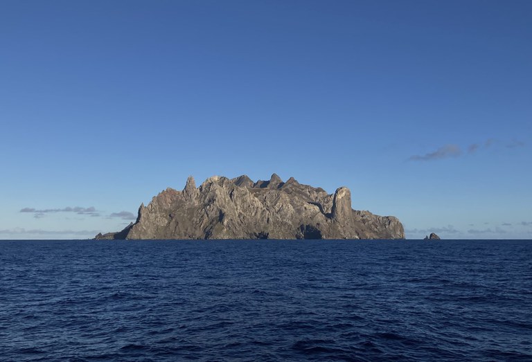 A Ilha da Trindade fica a cerca de 1.200km da costa brasileira