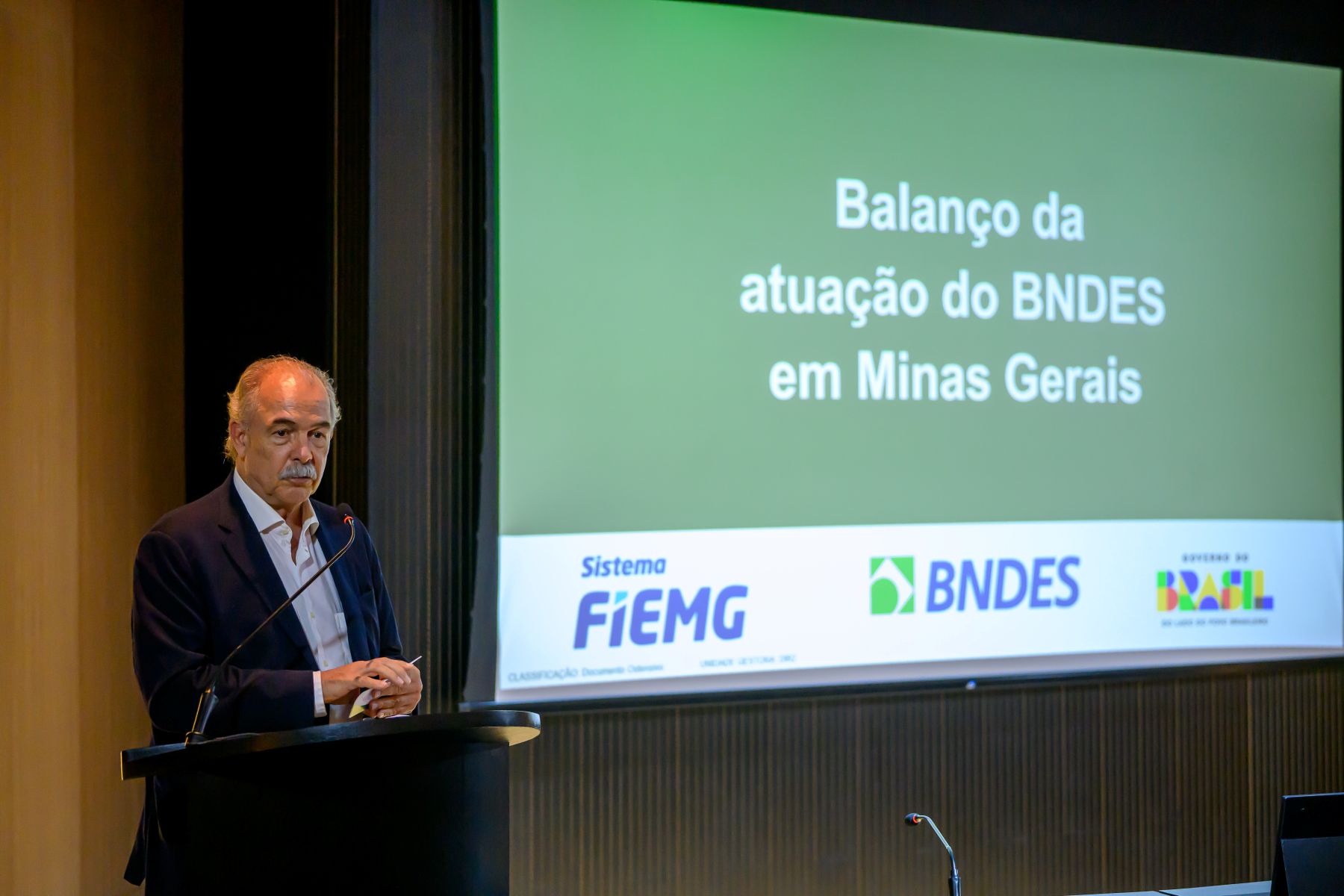 Na abertura do encontro, Mercadante apresentou balanço da atuação do BNDES em Minas Gerais