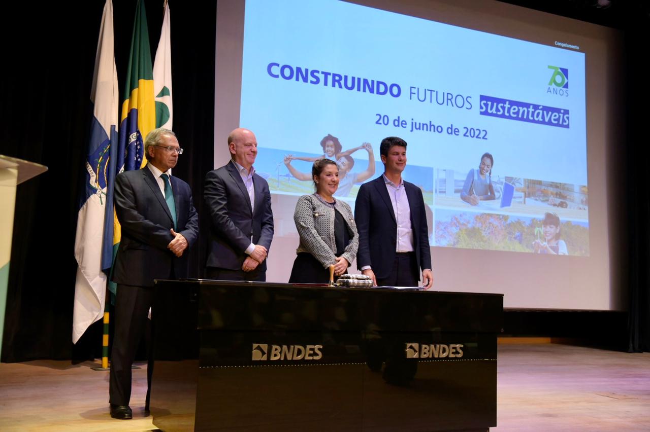 Capa da noticia BNDES celebra 70 anos com anúncio de programa de garantia de crédito para micro, pequenas e médias empresas