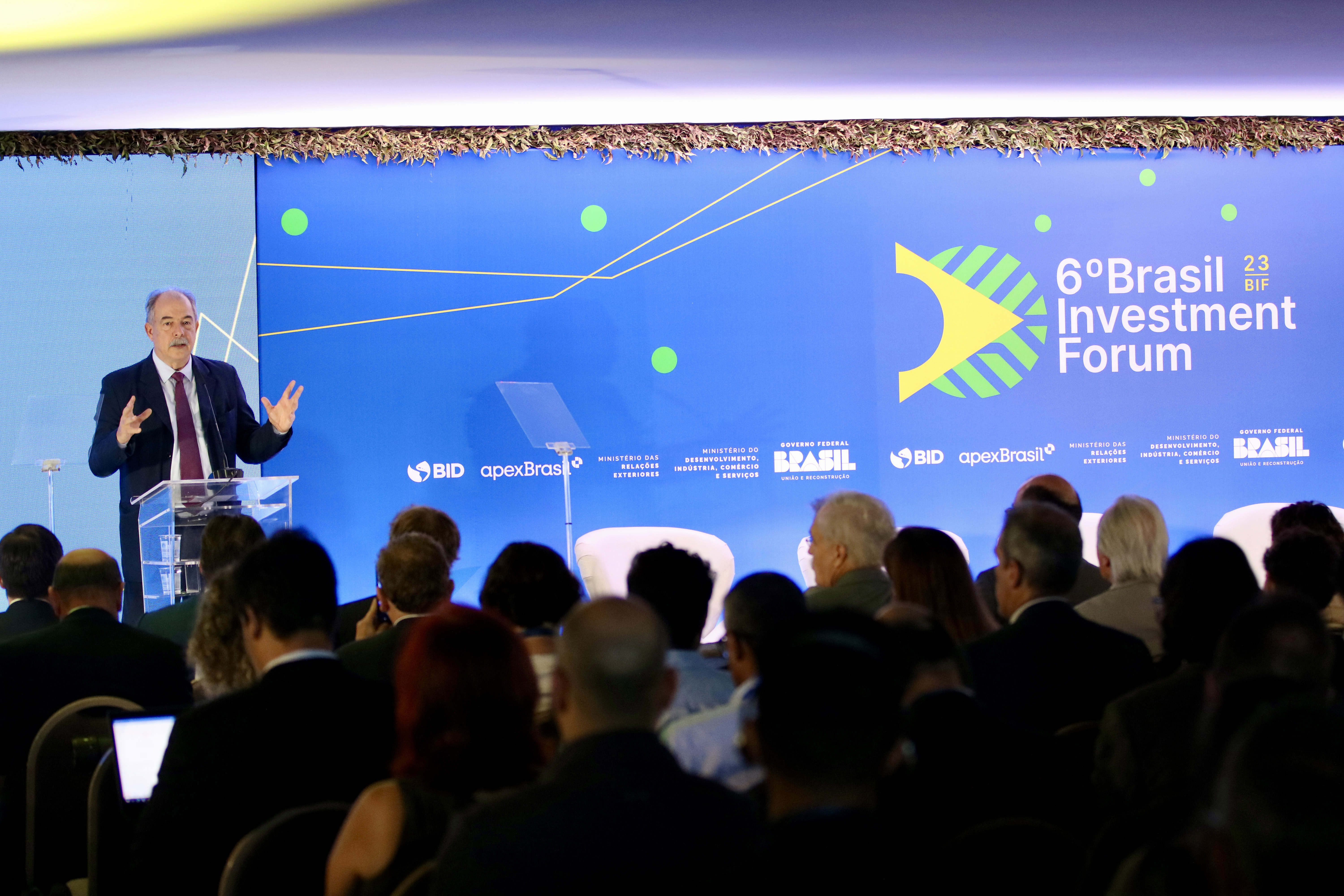 Capa da noticia Brasil Investment Forum 2023 traz BNDES focado em transição ecológica e neoindustrialização 