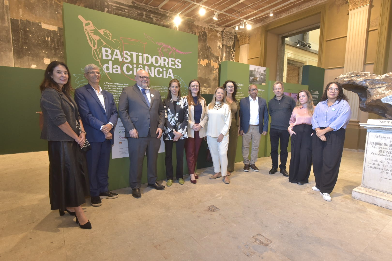 Diretora Helena Tenório (primeira à esquerda) representou o BNDES na abertura das exposições
