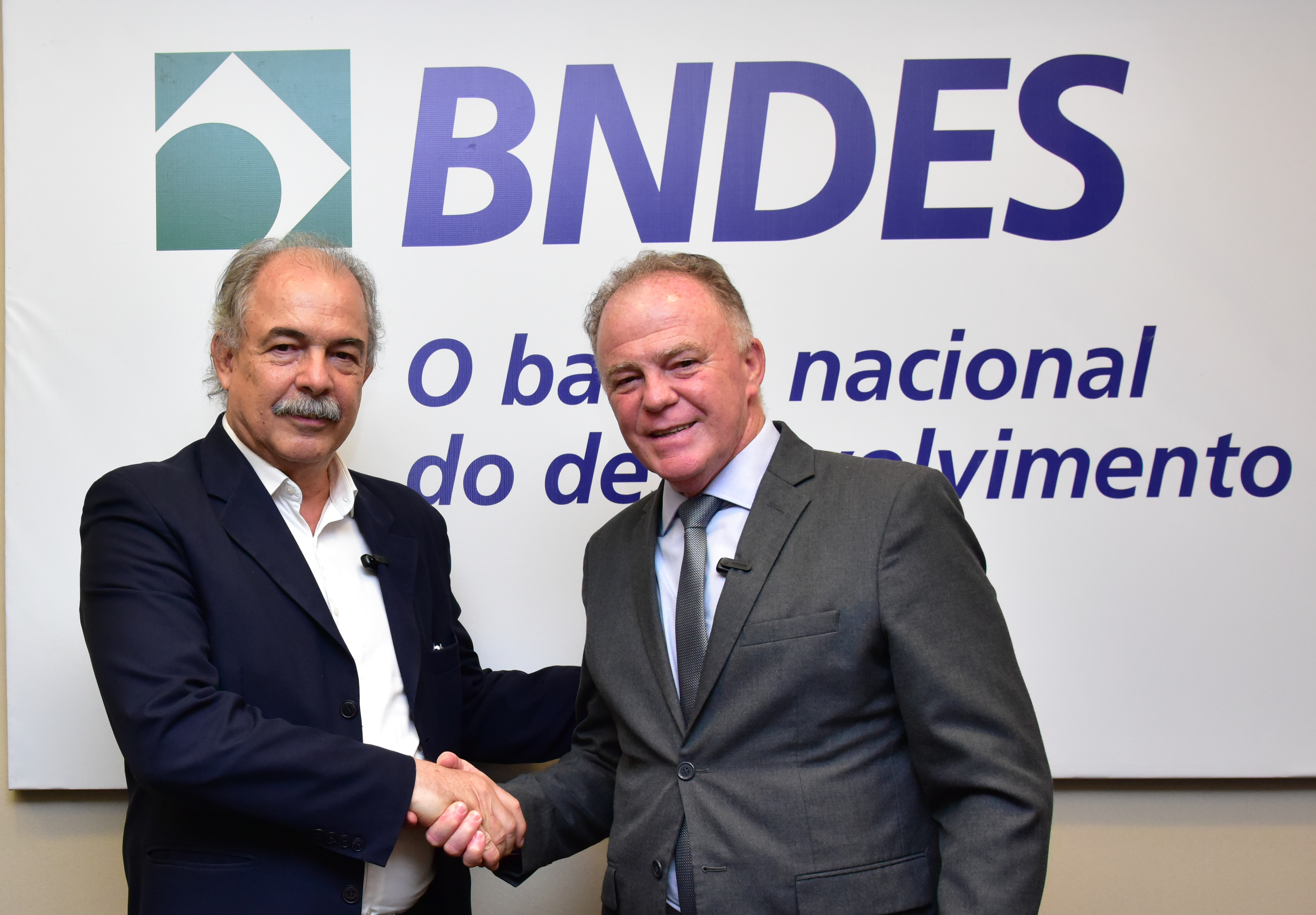 Capa da noticia BNDES firma parceria para melhorias das estradas e desenvolvimento do Espírito Santo