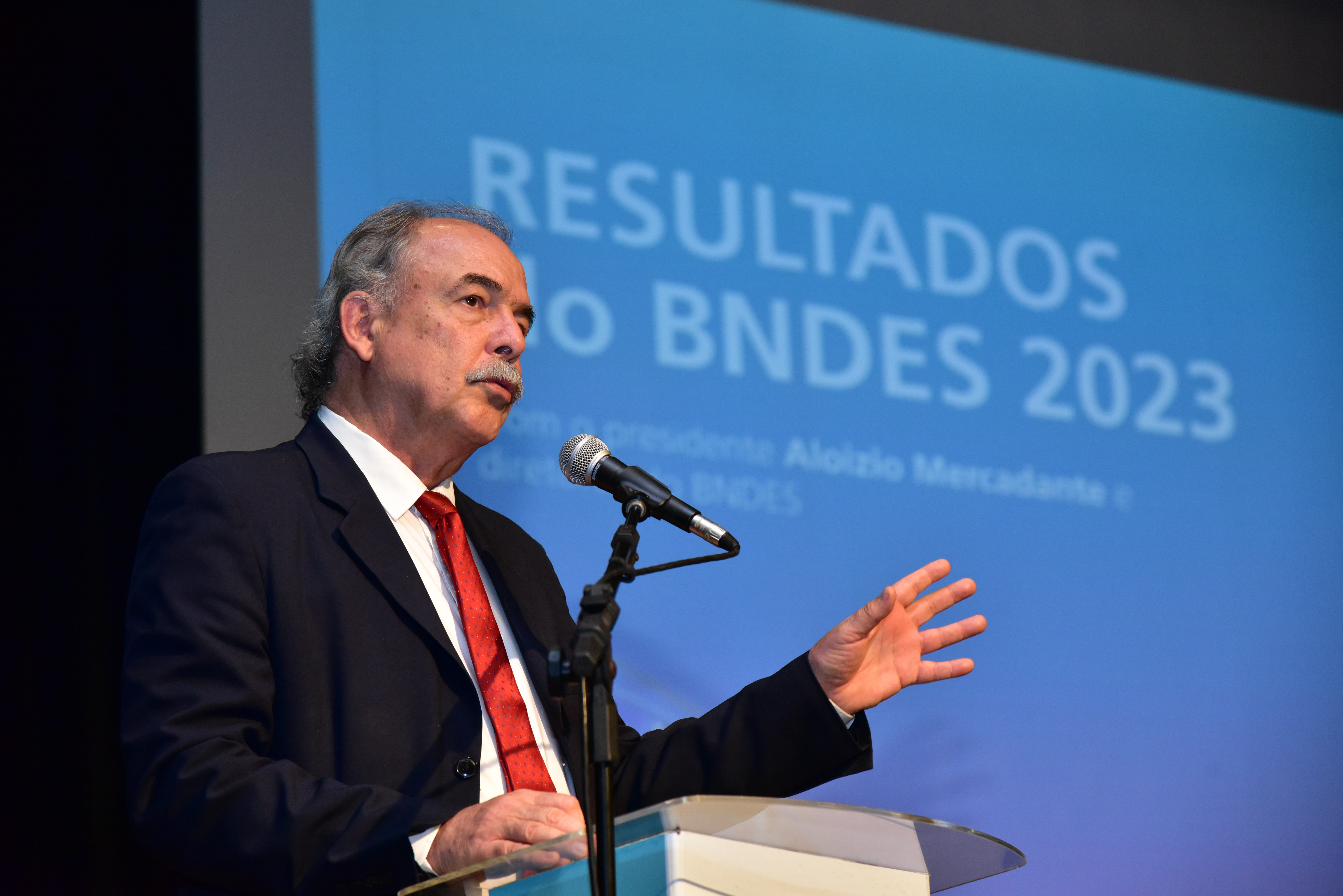 Capa da noticia BNDES viabiliza R$ 218,5 bi em aprovações de crédito em 2023, 44% a mais que em 2022
