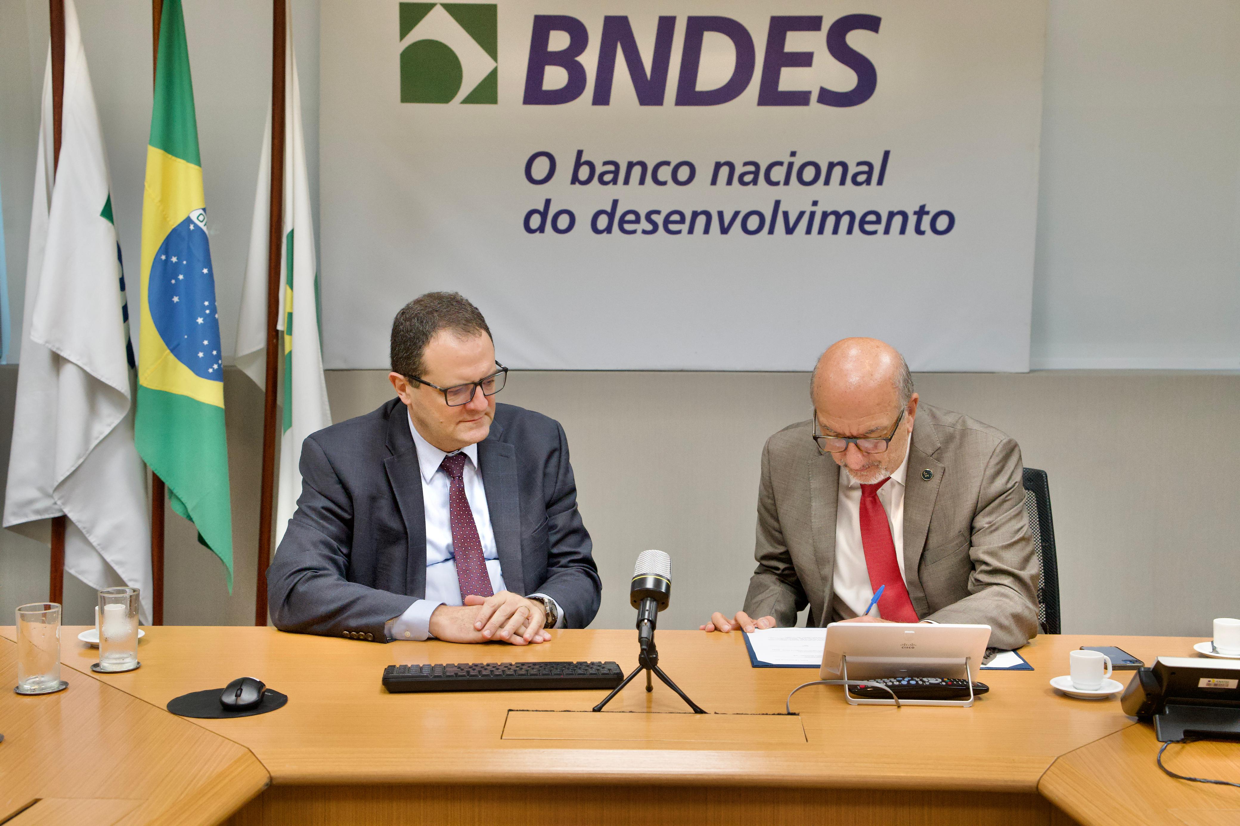 Capa da noticia BNDES e Serviço Florestal Brasileiro firmam contrato para estruturar novos projetos de concessões florestais