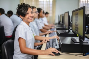 Capa da noticia BNDES e Ministério das Comunicações vão lançar edital para conectar mais de 1,2 mil escolas públicas na Amazônia e Nordeste