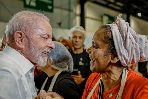 Presidente Lula visita estande na Expocatadores