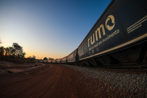 Capa da noticia Com R$ 350 mi do BNDES, Rumo vai adquirir seis locomotivas híbridas e 160 vagões-tanque