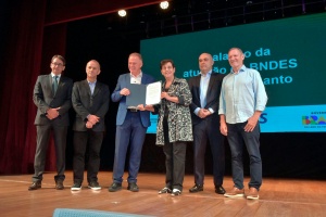 Capa da noticia BNDES anuncia R$ 1,9 bilhão em novos financiamentos para o Espírito Santo