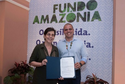 Tereza Campello entrega carta de elegibilidade a Anderson Ferreira