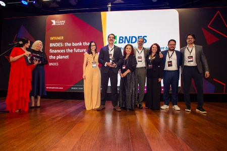 Capa da noticia BNDES conquista prêmio internacional de comunicação por estratégia da COP30