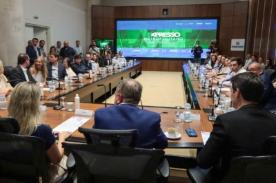 Capa da noticia BNDES e Paraná iniciam estruturação  de projeto de VLT elétrico em Curitiba