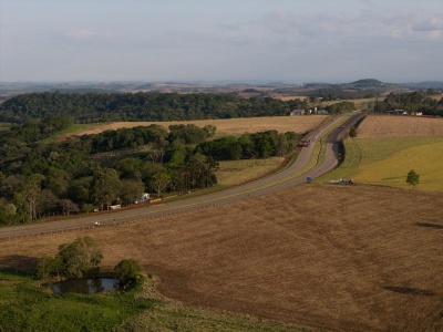 Capa da noticia BNDES aprova R$ 9,2 bi para duplicação de 462,4 km e melhorias em rodovias do Oeste e Sudoeste do Paraná