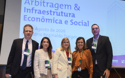 Joaquim Muniz, Fabiana Videira, Ana Tereza Basílio, Paula Saldanha, Walter Baère participaram da mesa de abertura IV Encontro BNDES de Arbitragem