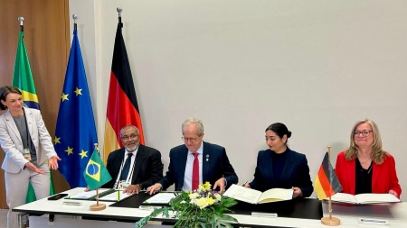 Capa da noticia BNDES e Governo assinam declarações com KfW e BMZ da Alemanha para aporte de R$ 4,1 bi em projetos verdes no Brasil