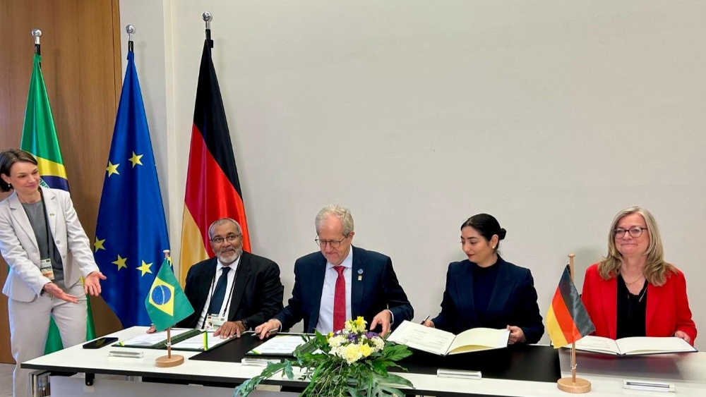 Capa da noticia BNDES e Governo assinam declarações com KfW e BMZ da Alemanha para aporte de R$ 4,1 bi em projetos verdes no Brasil