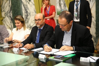 O diretor Nelson Barbosa representou o BNDES na assinatura do memorando