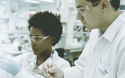 Capa da noticia Financiamento do BNDES deve mais que dobrar produção de indústria farmacêutica 100% nacional