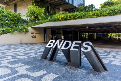 Capa da noticia Após 12 anos, BNDES fará em 2024 concurso para níveis médio e superior focado em diversidade e inclusão
