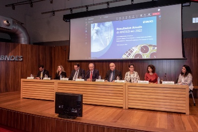 Capa da noticia Diretoria apresenta lucro de 2022 e projeta dobrar tamanho do BNDES para 2% do PIB até 2026