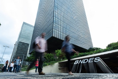 Capa da noticia BNDES supera R$ 10 bilhões em créditos garantidos para pequenas e médias empresas