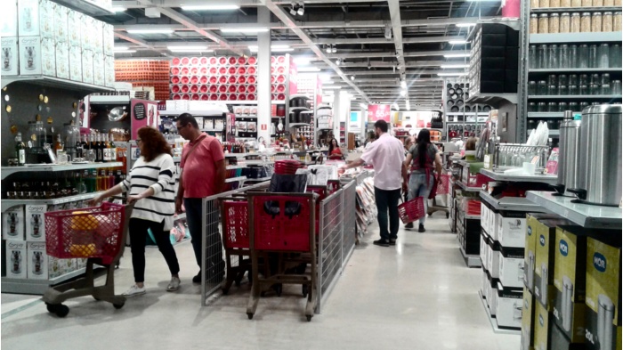 Grandes redes varejistas aderem a novo modelo de vendas do Cartão BNDES Grandes redes varejistas aderem a novo modelo de vendas do Cartão BNDES