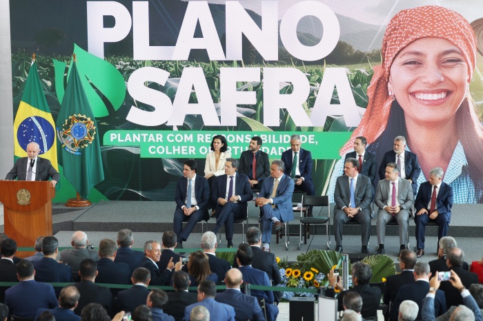 53833310666_de6c80ee14_k_Valter CampanatoAgência Brasil