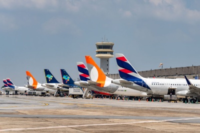 Capa da noticia BNDES aprova crédito de R$ 8 bi para capital de giro das empresas aéreas