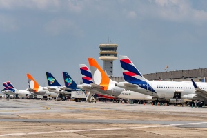 Capa da noticia BNDES aprova crédito de R$ 8 bi para capital de giro das empresas aéreas