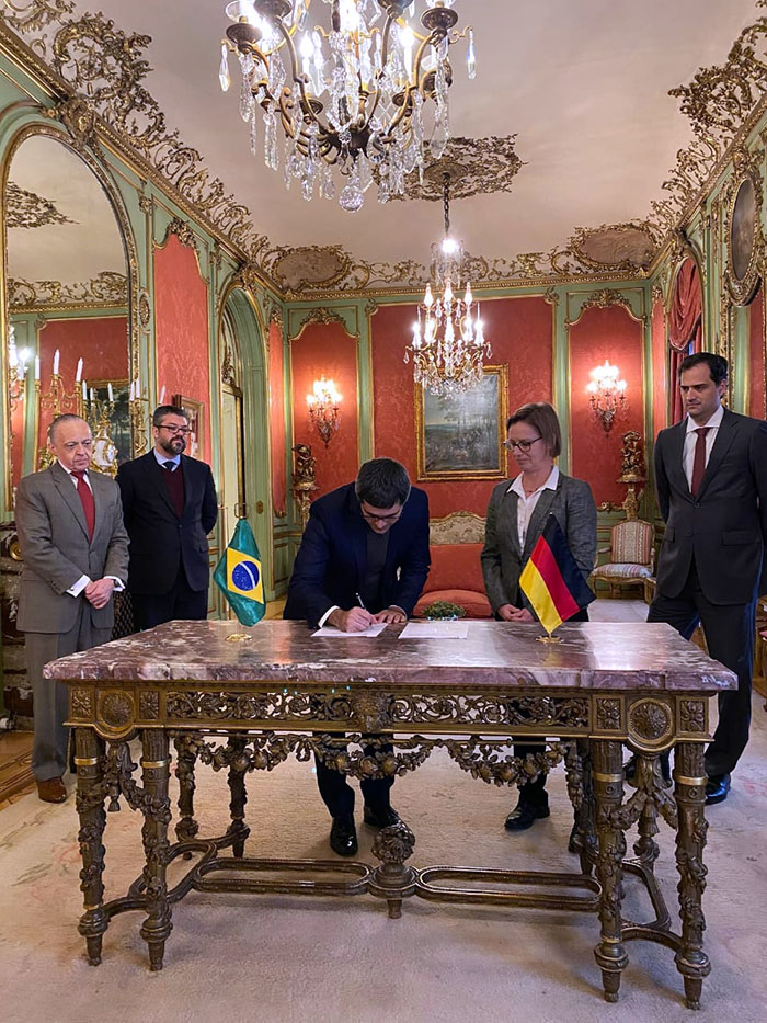 BNDES estabelece acordo com banco de desenvolvimento alemão para projetos de mobilidade urbana