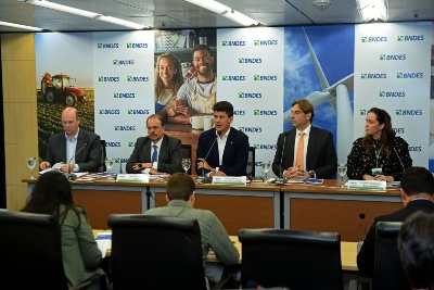 Capa da noticia Lucro do BNDES cresce 190% e atinge R$ 13,8 bilhões no 1º semestre