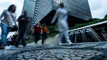 Capa da noticia BNDES vai reduzir taxas para ampliar acesso de mulheres ao crédito em cooperativas