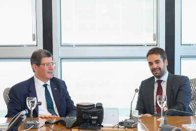 Capa da noticia Levy e Eduardo Leite discutem apoio técnico do BNDES a desestatização de empresas gaúchas