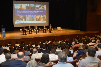 Capa da noticia Novo ciclo de investimentos em infraestrutura e construção civil em debate no BNDES