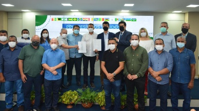Capa da noticia Estado do Amapá e seus 16 municípios firmam acordo para potencial parceria com o BNDES em resíduos sólidos