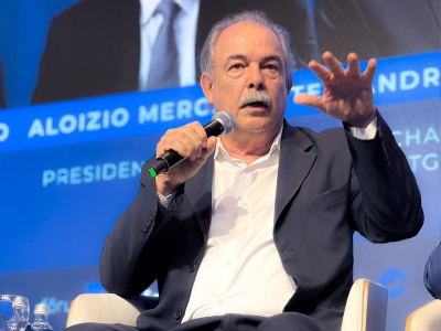 Capa da noticia “Economia do futuro é uma economia inovadora”, diz Mercadante em fórum no Guarujá