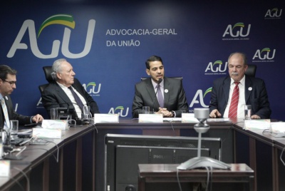 Capa da noticia BNDES e AGU assinam cooperação para estudos que fortaleçam a democracia
