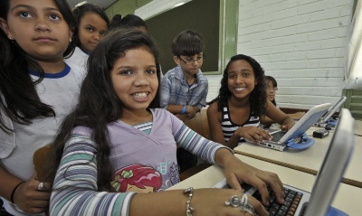 Capa da noticia Banda Larga para 40 escolas públicas na Amazônia Legal e em Minas Gerais