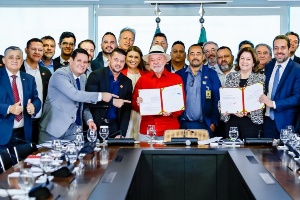 Capa da noticia Governo amplia Move Brasil, que terá R$ 21,2 bi para aquisição de caminhões e ônibus