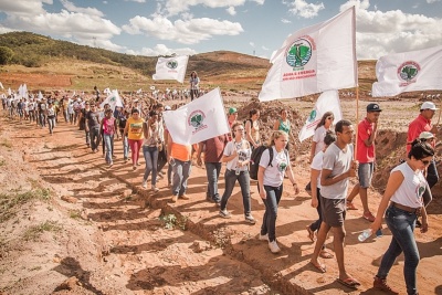 Marcha dos atingidos pelo rompimento da barragem de Fundão