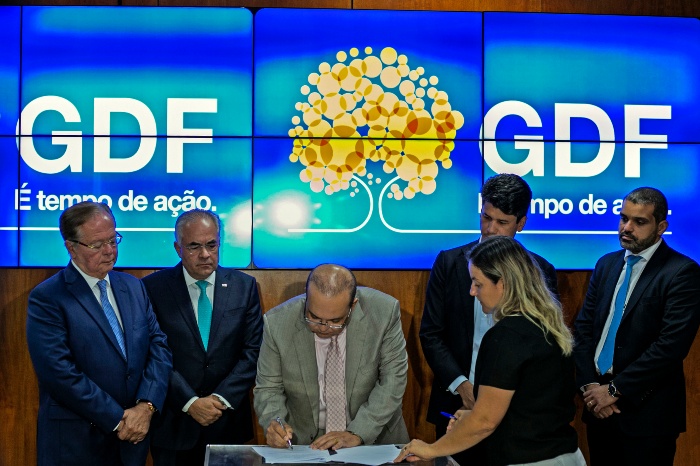 Fotos: BNDES e Distrito Federal assinam acordo para desestatização da CEB (13/08/2019)